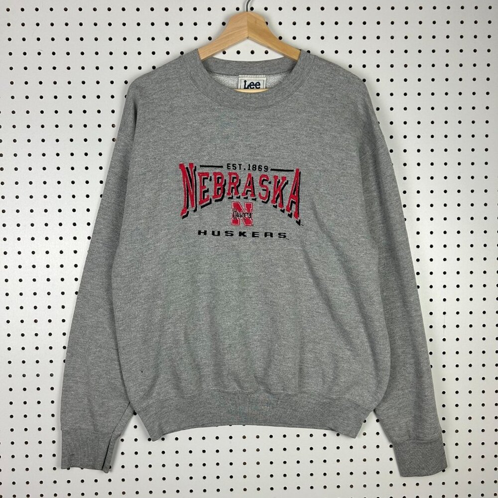 Nebraska Cornhuskers 90s Crewneck Medium Embroidered Gray USA Sweatshirt Red Y2K